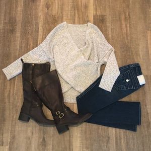Think knitted gray sweater